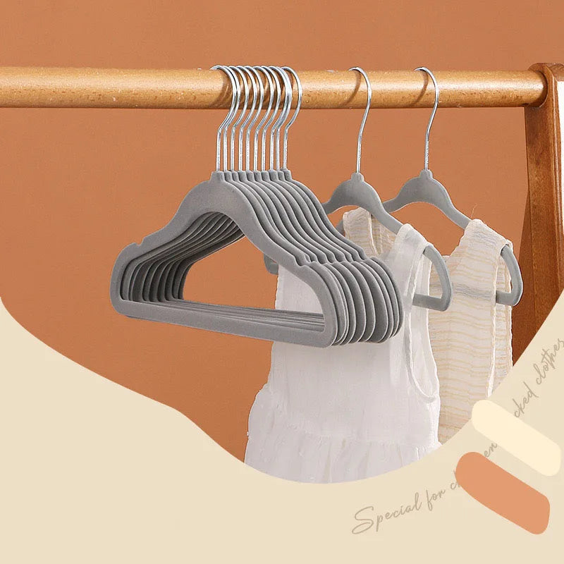 Black Velvet Non-Slip Hangers – Wholesale Boutique Coat Hangers