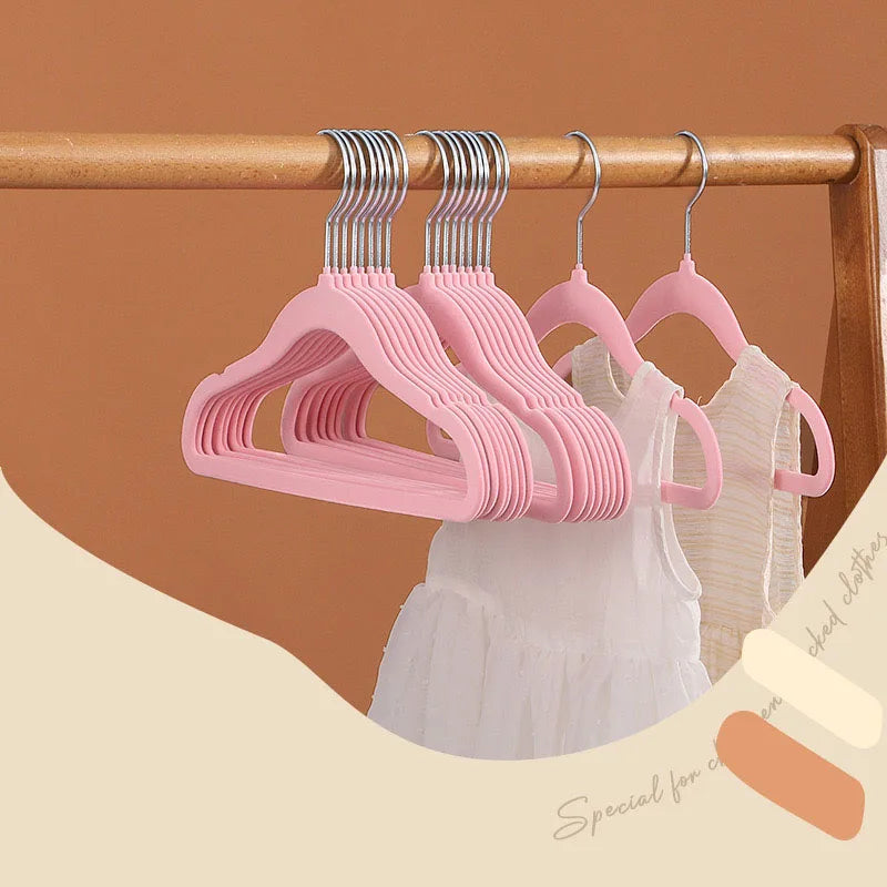 Black Velvet Non-Slip Hangers – Wholesale Boutique Coat Hangers