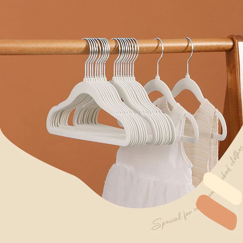 Black Velvet Non-Slip Hangers – Wholesale Boutique Coat Hangers